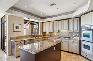 25150 N Windy Walk Dr, Scottsdale, AZ 85255 - Photo 23