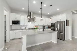 824 E Monte Wy, Phoenix, AZ 85042 - Photo 11