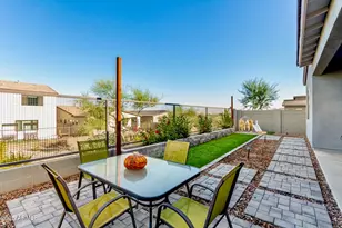 824 E Monte Wy, Phoenix, AZ 85042 - Photo 17