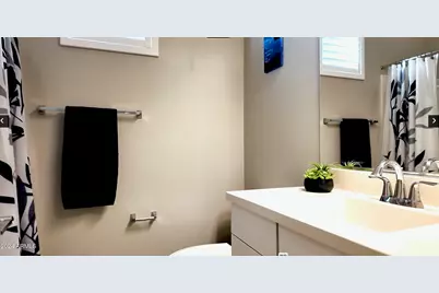 824 E Monte Way, Phoenix, AZ 85042 - Photo 25