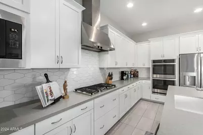 824 E Monte Way, Phoenix, AZ 85042 - Photo 9