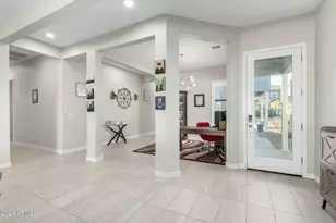 824 E Monte Wy, Phoenix, AZ 85042 - Photo 13