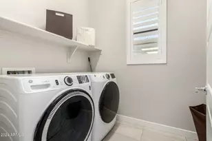 824 E Monte Wy, Phoenix, AZ 85042 - Photo 31