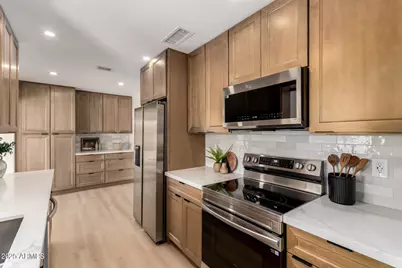 7929 E Lakeview Avenue, Mesa, AZ 85209 - Photo 13