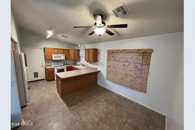 15796 W Latham Street, Goodyear, AZ 85338 - Photo 7