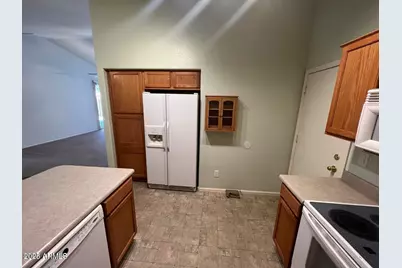 15796 W Latham Street, Goodyear, AZ 85338 - Photo 11