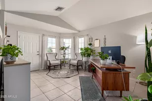 1811 S 39th St, Mesa, AZ 85206 - Photo 3