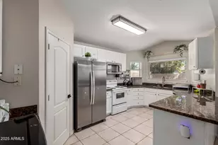 1811 S 39th St, Mesa, AZ 85206 - Photo 11