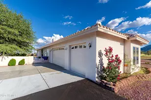 9295 S Bryerly Dr, Hereford, AZ 85615 - Photo 11