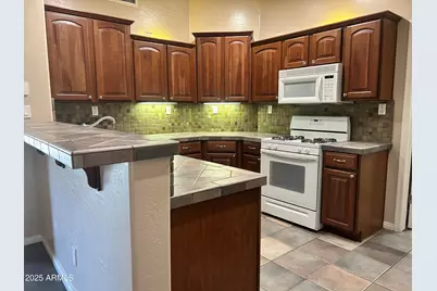 3131 E Legacy Drive #1033, Phoenix, AZ 85042 - Photo 9