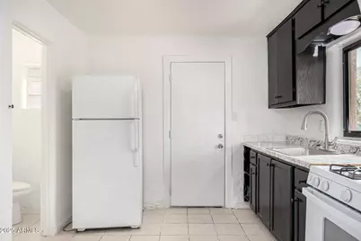 9033 N 11th Street, Phoenix, AZ 85020 - Photo 7