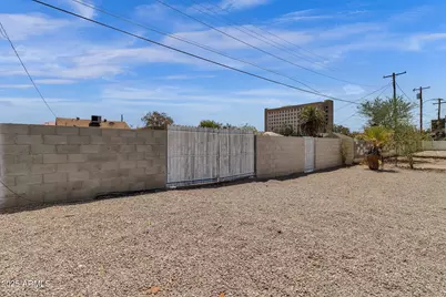 325 N 17th Drive, Phoenix, AZ 85007 - Photo 19