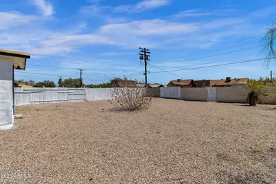 325 N 17th Drive, Phoenix, AZ 85007 - Photo 23