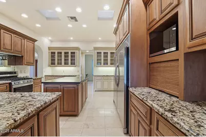 722 W Moon Valley Drive, Phoenix, AZ 85023 - Photo 11