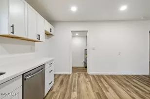 427 E Crescent Ave, Mesa, AZ 85204 - Photo 13