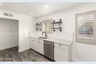 9022 N 18th Drive, Phoenix, AZ 85021 - Photo 13