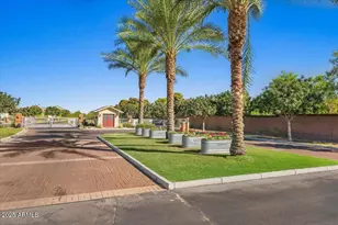 2513 E Pleasant Ln, Phoenix, AZ 85042 - Photo 3