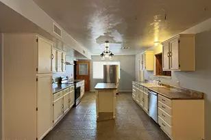 565 Raymond Dr, Sierra Vista, AZ 85635 - Photo 5