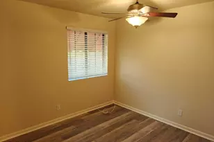 8428 E Malcomb Dr, Scottsdale, AZ 85250 - Photo 17