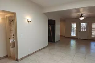 8428 E Malcomb Dr, Scottsdale, AZ 85250 - Photo 7