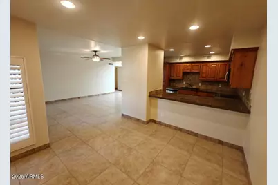 8428 E Malcomb Drive, Scottsdale, AZ 85250 - Photo 11