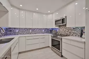 17404 N 99th Ave, Sun City, AZ 85373 - Photo 7