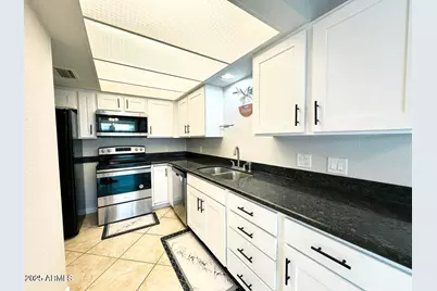 9054 N 51st Lane, Glendale, AZ 85302 - Photo 13