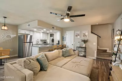 1251 N 47th Place, Phoenix, AZ 85008 - Photo 9