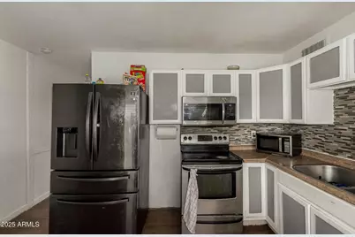 7607 W Osborn Road, Phoenix, AZ 85033 - Photo 11