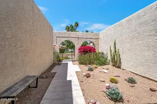 8719 E San Marino Dr, Scottsdale, AZ 85258 - Photo 29