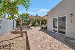 8719 E San Marino Dr, Scottsdale, AZ 85258 - Photo 27
