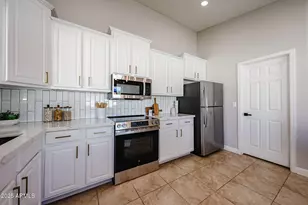 10334 E Diamond Ave, Mesa, AZ 85208 - Photo 9