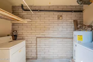 948 S Alma School Rd, Mesa, AZ 85210 - Photo 31