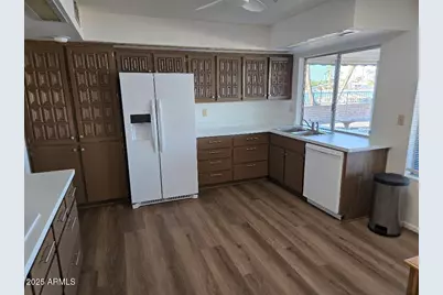 13819 N Crown Point, Sun City, AZ 85351 - Photo 9