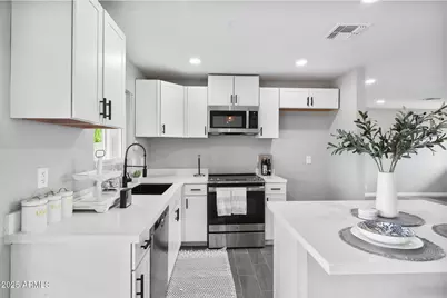 2014 E Bayberry Avenue, Mesa, AZ 85204 - Photo 9