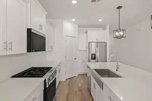 15818 W Gray Fox Trl, Surprise, AZ 85387 - Photo 5