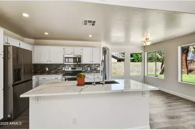 21927 N 74th Lane, Glendale, AZ 85310 - Photo 11