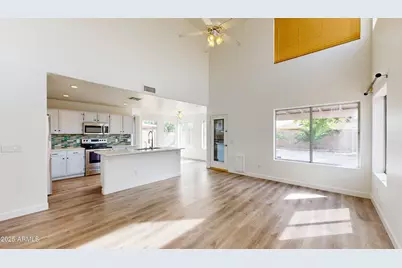 21927 N 74th Lane, Glendale, AZ 85310 - Photo 9