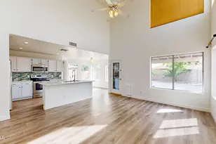 21927 N 74th Ln, Glendale, AZ 85310 - Photo 9