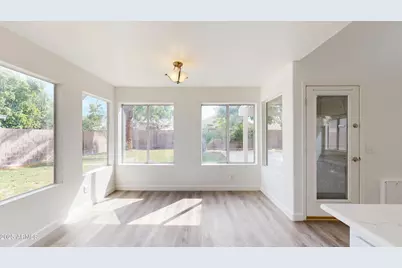 21927 N 74th Lane, Glendale, AZ 85310 - Photo 11