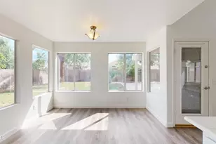 21927 N 74th Ln, Glendale, AZ 85310 - Photo 11