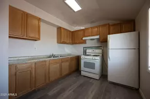 864 E Chandler Blvd, Chandler, AZ 85225 - Photo 9