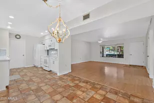 9821 W Pleasant Valley Rd, Sun City, AZ 85351 - Photo 11