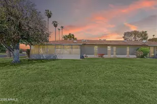 9821 W Pleasant Valley Rd, Sun City, AZ 85351 - Photo 5