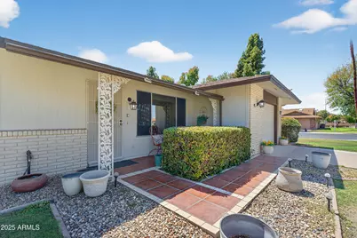 9821 W Pleasant Valley Road, Sun City, AZ 85351 - Photo 7