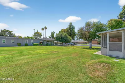 9821 W Pleasant Valley Road, Sun City, AZ 85351 - Photo 35