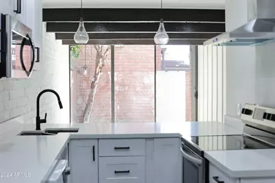 3002 N 32nd Street #19, Phoenix, AZ 85018 - Photo 1