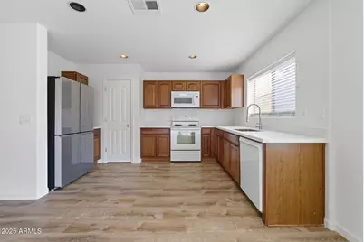 11009 W Mariposa Drive, Phoenix, AZ 85037 - Photo 7