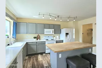 11943 W Delwood Drive, Arizona City, AZ 85123 - Photo 9