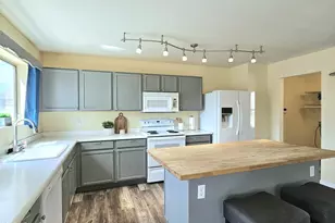 11943 W Delwood Dr, Arizona City, AZ 85123 - Photo 9